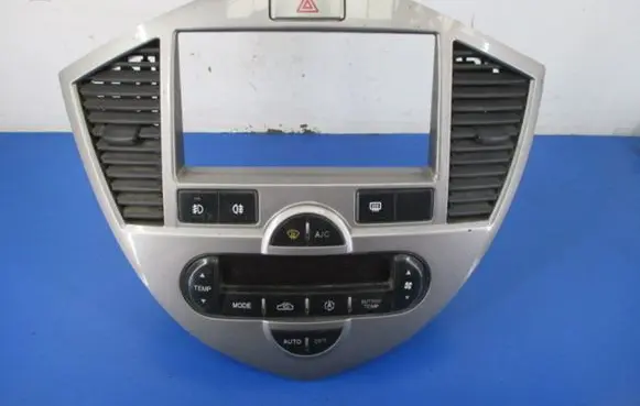 KIA Carens I Climate control unit OK2FB61190