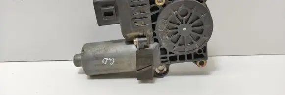 Ford Focus Rear door window regulator motor 0130821902