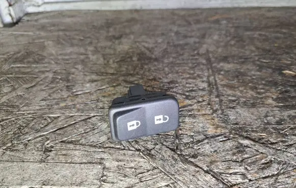 Volvo S40 Central locking switch button 30669958 03451500 0465832