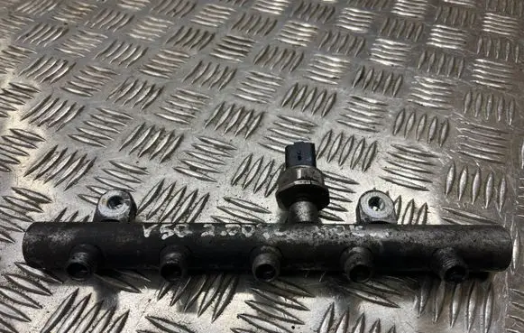 Volvo V50 Fuel main line pipe 9645689580