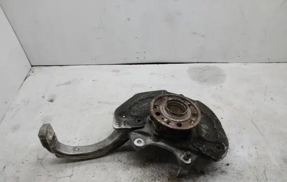 Mercedes-Benz C W205 Front wheel hub spindle knuckle 2052200