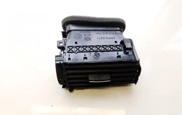 Volkswagen Jetta VI Dash center air vent grill 5c6819704