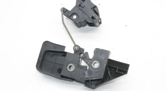 Land Rover Range Rover L322 Rear seat headrest 8221536