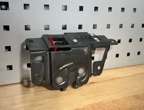 BMW X3 E83 Tailgate/trunk/boot lock/catch/latch 7057364 51247057364