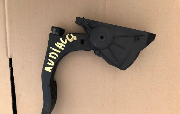 Audi A6 S6 C6 4F Accelerator throttle pedal 4F1723523B