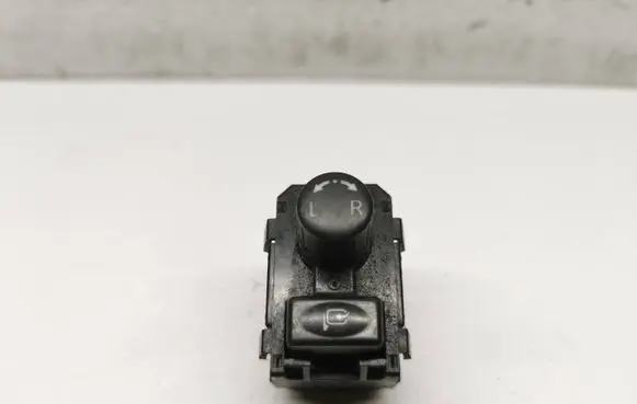 Nissan X-Trail T30 Wing mirror switch