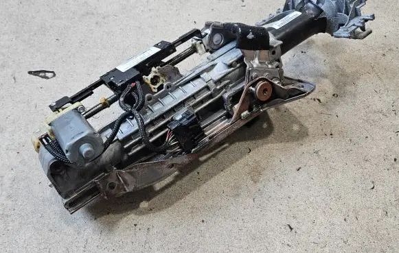 BMW X5 E70 Steering wheel axle 6786254 8310340