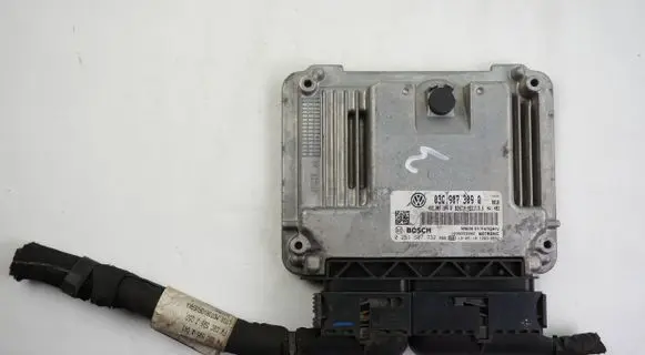 Volkswagen Touran II Engine control unit/module 03C907309Q 0261S07732