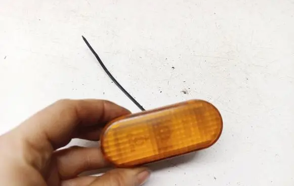 Volkswagen Golf III Front fender indicator light 1H0949111
