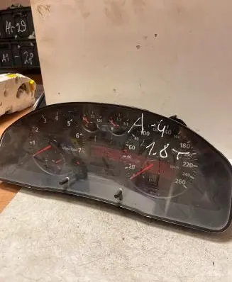 Audi A4 S4 B5 8D Speedometer (instrument cluster) 8D0919035B