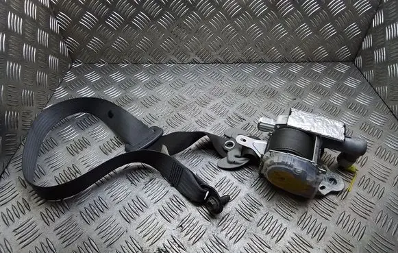 Toyota Prius (XW20) Front seatbelt 7L8230P