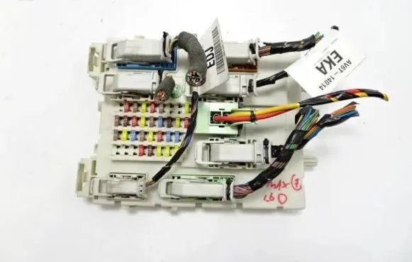 Ford Grand C-MAX Fuse module BV6N14A073FS 00000479 522075F01