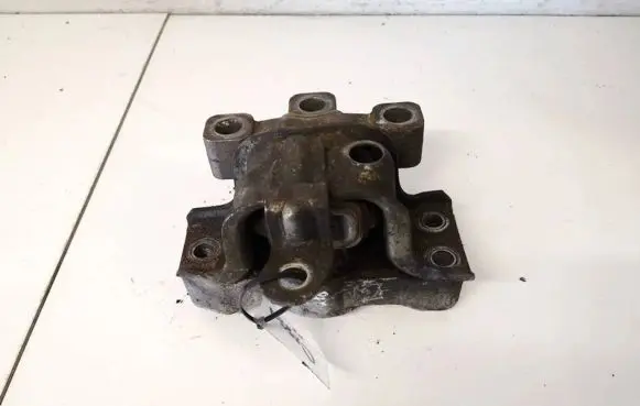 Alfa Romeo 159 Engine mount bracket