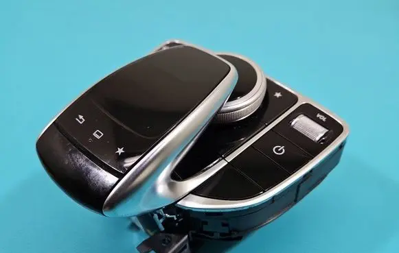Head unit multimedia control
