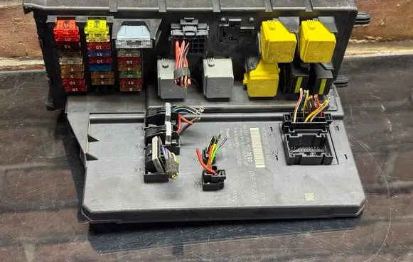 Mercedes-Benz Sprinter W906 Fuse module A9069003502 A9069024301