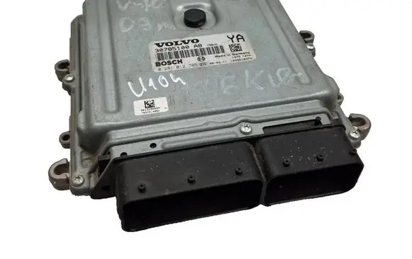Volvo V70 Engine control unit/module 30785100AB