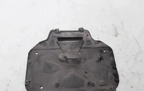 Volkswagen Touareg III Engine splash shield/under tray 4M0825236A