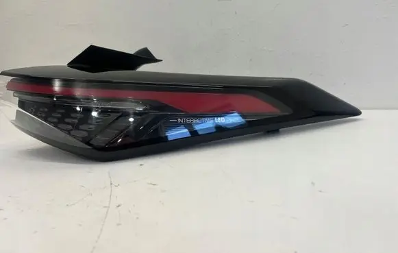 Tailgate rear/tail lights