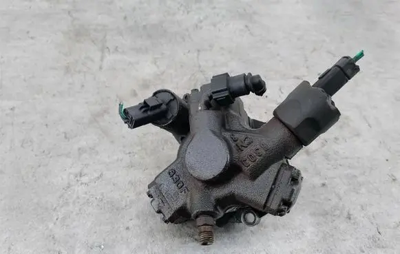 Ford C-MAX I Fuel injection high pressure pump