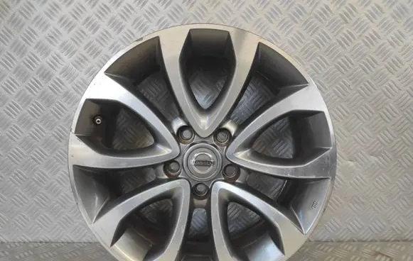 Nissan Qashqai R17 alloy rim 