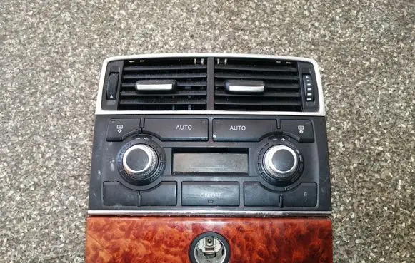 Audi A8 S8 D3 4E Climate control unit 4E0919158 4E0819203B