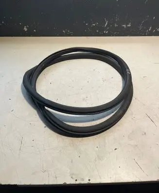 Opel Astra L Front door rubber seal