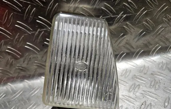 Volkswagen PASSAT B2 Front fog light 8370R19 301125516
