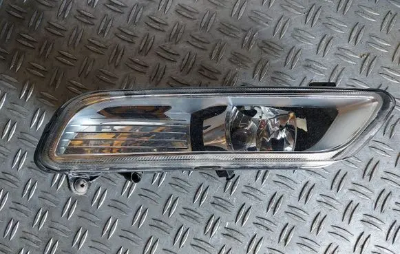 Volkswagen PASSAT B7 Front fog light 176623