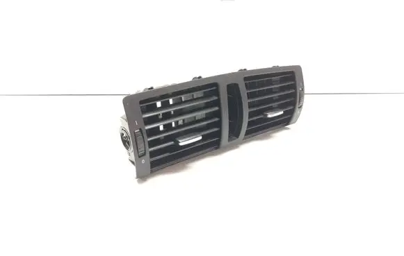 BMW 1 E82 E88 Dash center air vent grill 7059189
