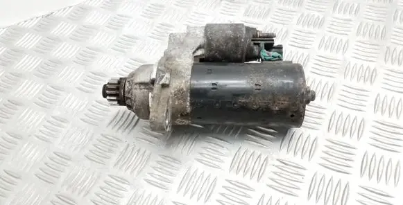 Volkswagen PASSAT B7 Starter motor 02M911024C