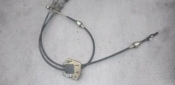 Nissan Primera Gear shift cable linkage