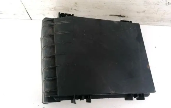 Audi A3 S3 8P Fuse box cover 1K0937132D 013949431