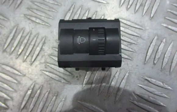 Skoda Fabia Mk2 (5J) Light switch