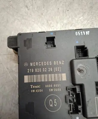 Mercedes-Benz CLS C219 Door control unit/module 2198200226 00005031