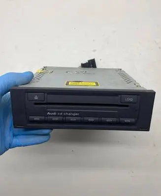 Audi A4 S4 B7 8E 8H CD/DVD changer 8e0035111