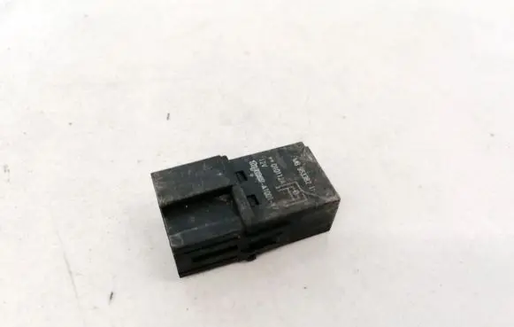 Volvo S40, V40 Other relay MB9533821L V23074