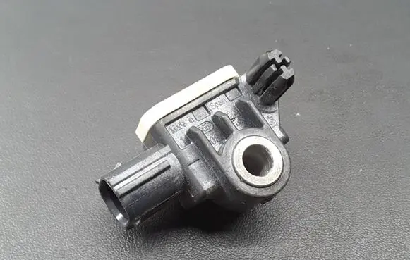 Nissan Juke I F15 Airbag deployment crash/impact sensor 988301EA0A