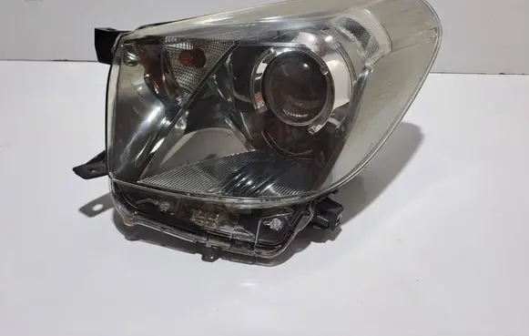 Toyota iQ Headlight/headlamp 8117074030