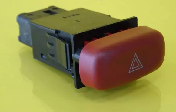Suzuki Baleno EG Hazard light switch