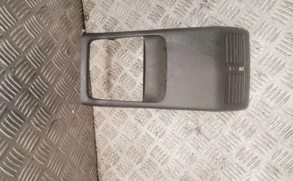 Rear air vent grill