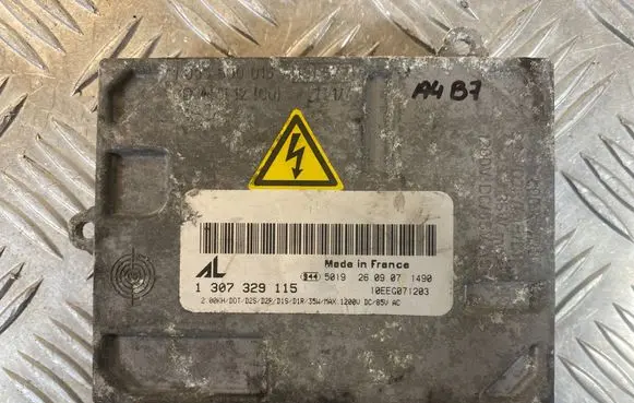 Audi A4 S4 B7 8E 8H Headlight ballast module Xenon 1307329115 10EEG071203