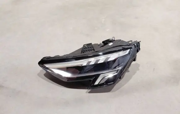 Audi A3 8Y Headlight/headlamp 8Y0941033
