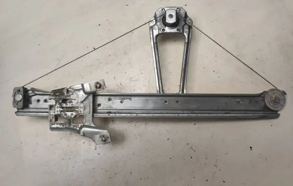 Mercedes-Benz A W168 Sliding door manual window regulator 