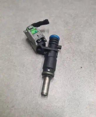 Opel Mokka Fuel injectors set 55562599 C165S21666