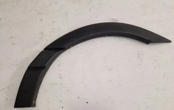 Volkswagen PASSAT B3 Rear arch trim 333853087