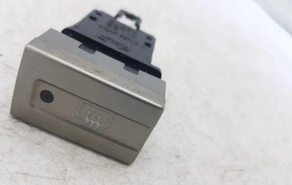 Nissan X-Trail T30 Mirror heating switch 06016