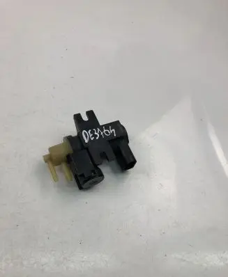 Volvo V40 Engine mount vacuum valve 31480559
