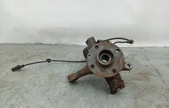 Toyota Aygo AB10 Front wheel hub