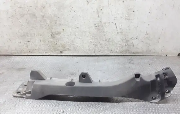Renault Clio III Fender mounting bracket 8200314930