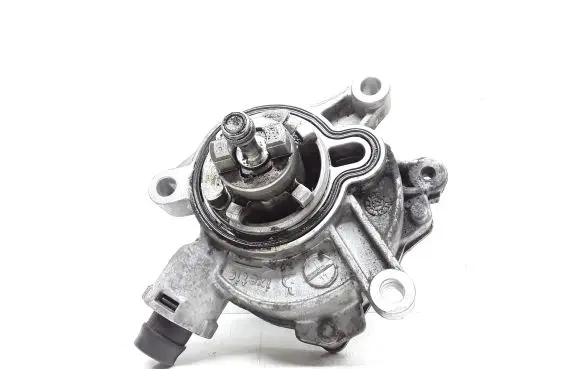 Volvo V40 Vacuum pump 31375107